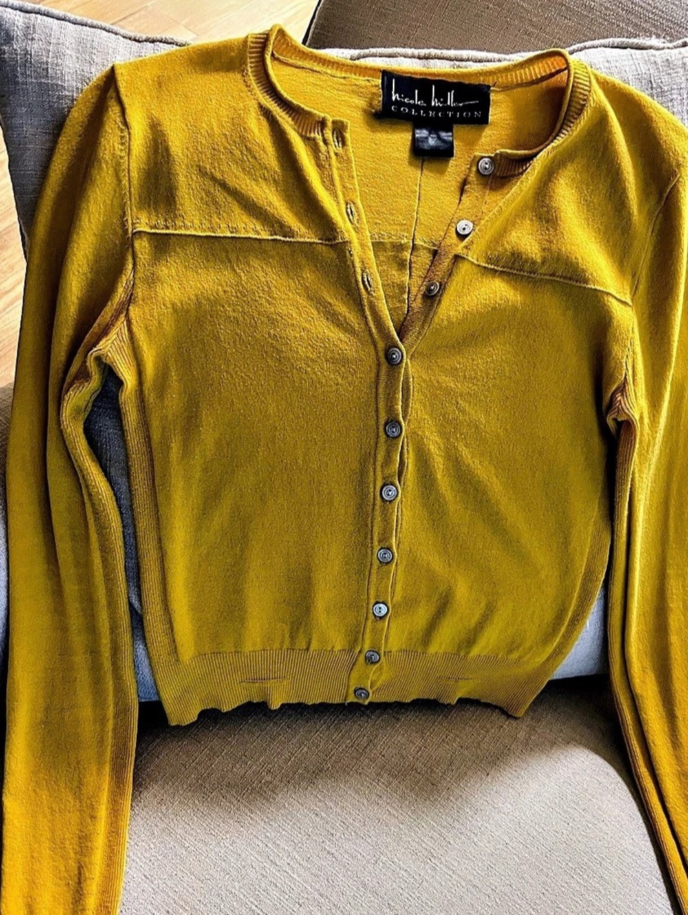 Nicole Miller Collection Vintage Y2K Button Front Cardigan in Mustard Size P
